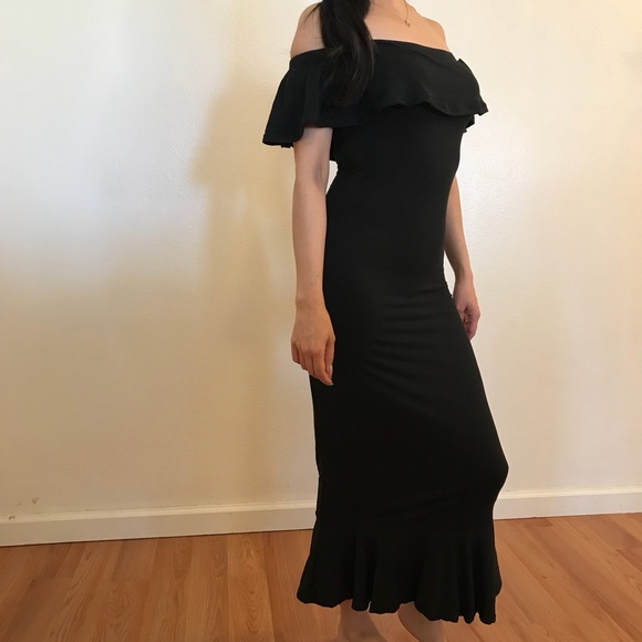 •RESTOCKED• Penelope Off The Shoulder Ruffle Dress - Picture 4 of 7